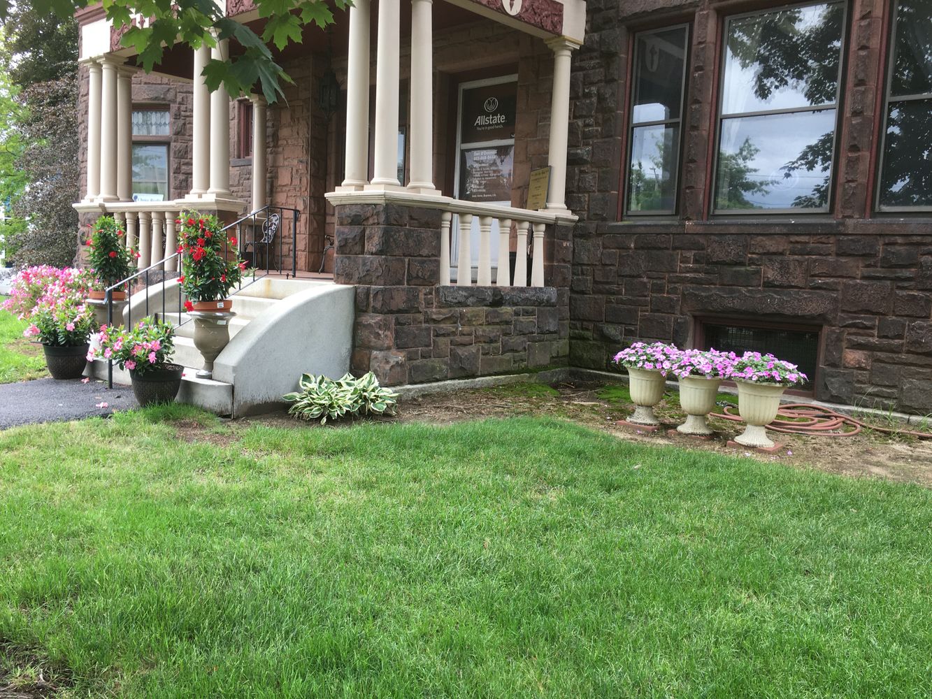 1800 Elm St, Manchester, NH 03104